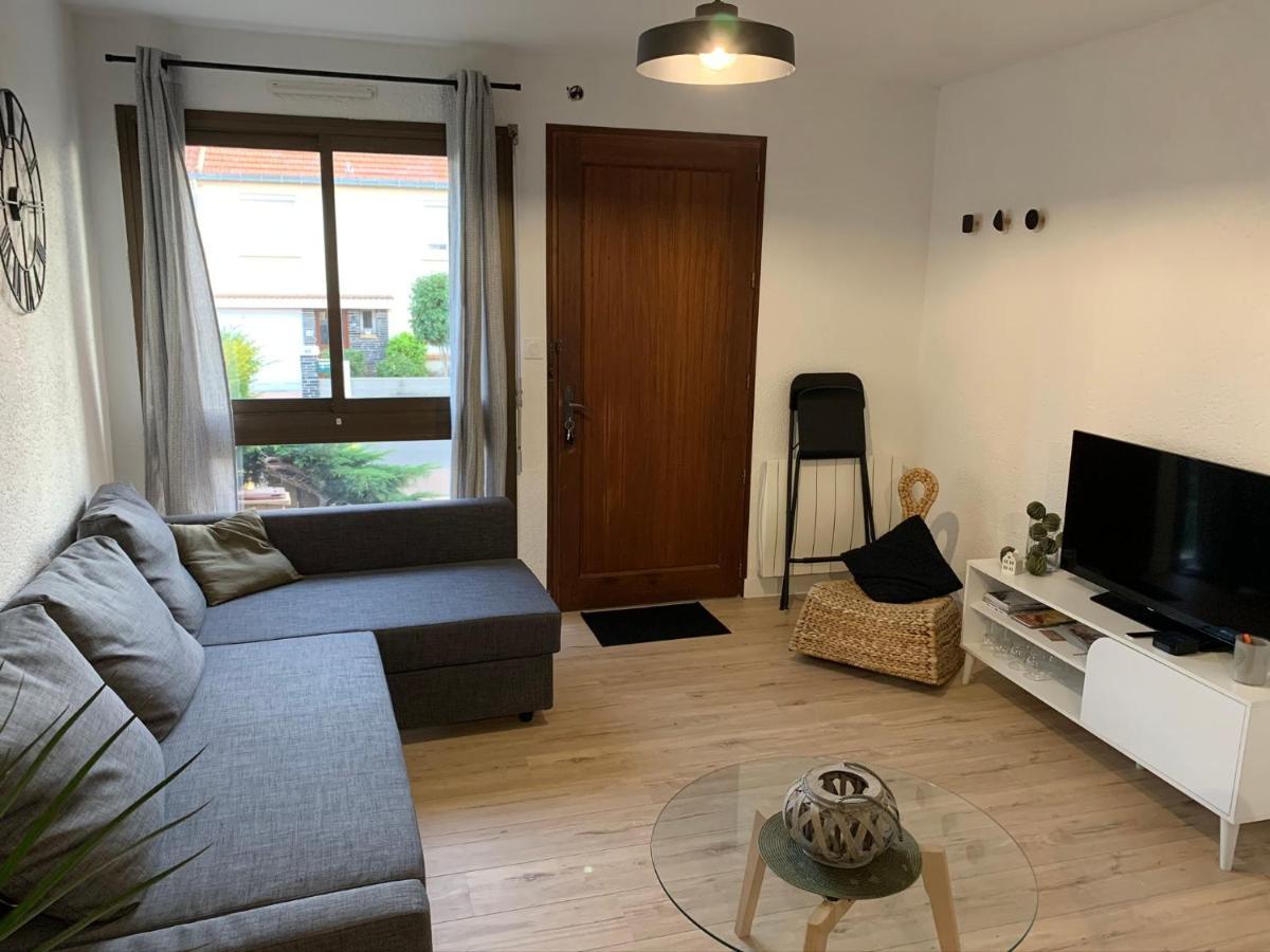 Logement Renove Et Moderne Au Sacre Coeur Шоле Экстерьер фото