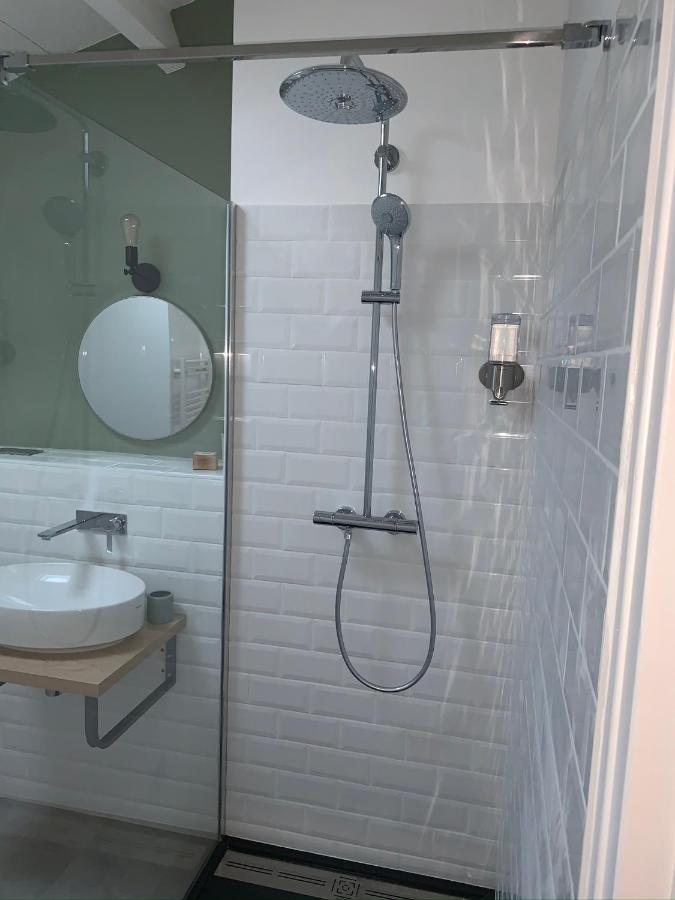 Logement Renove Et Moderne Au Sacre Coeur Шоле Экстерьер фото